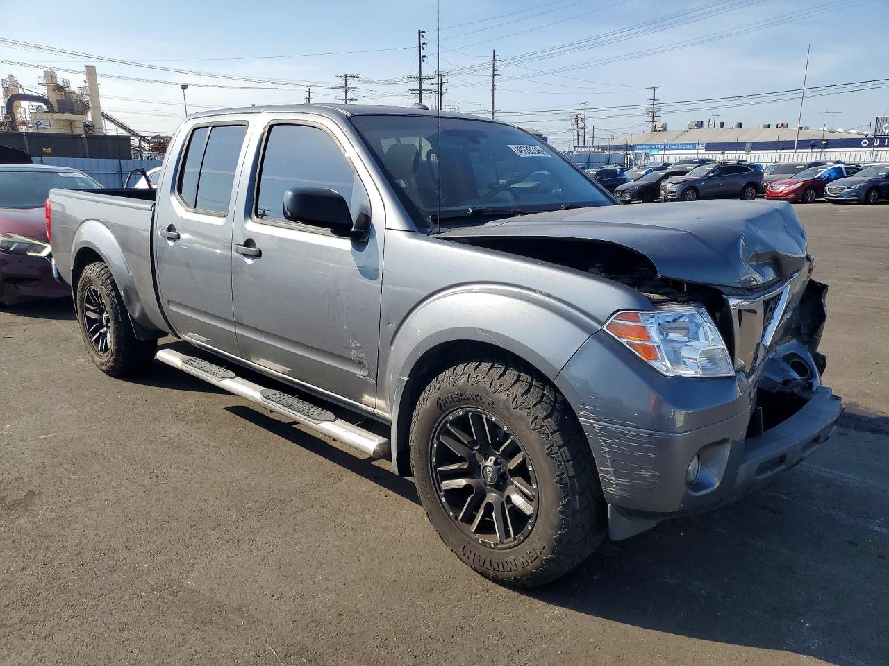 2018 NISSAN FRONTIER SV photo 4