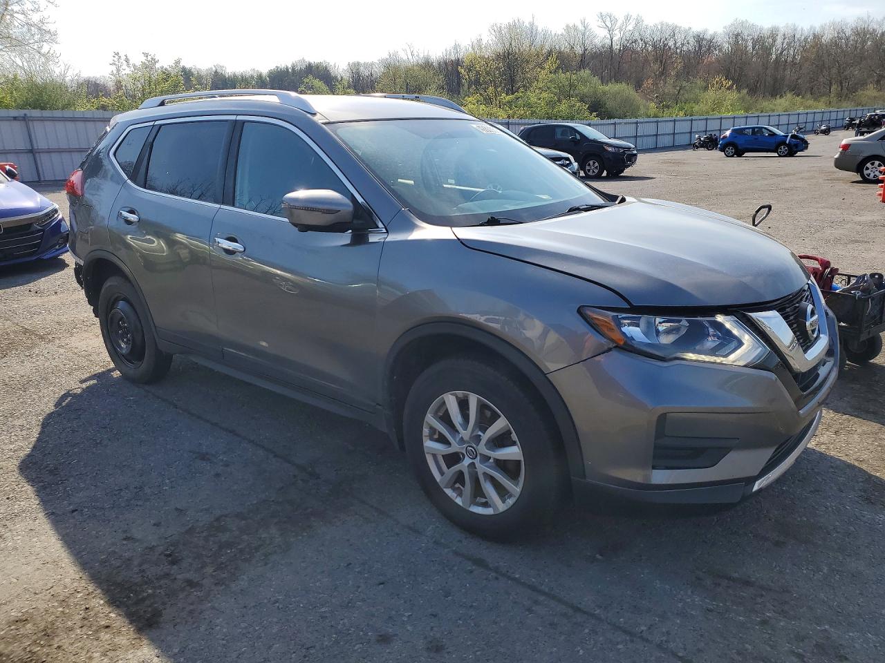 2017 NISSAN ROGUE SV photo 4