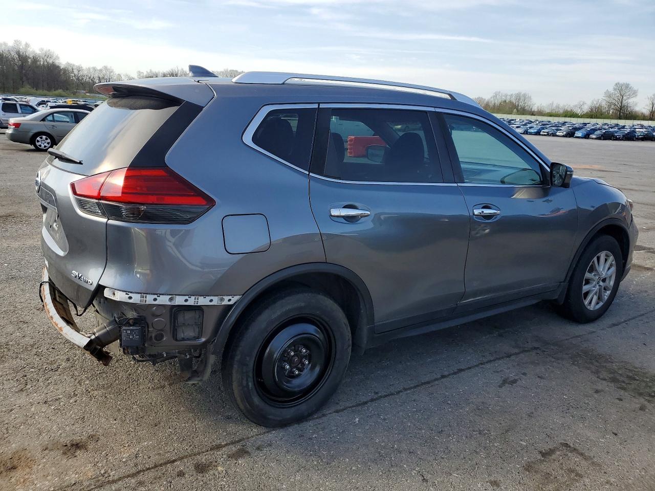 2017 NISSAN ROGUE SV photo 3
