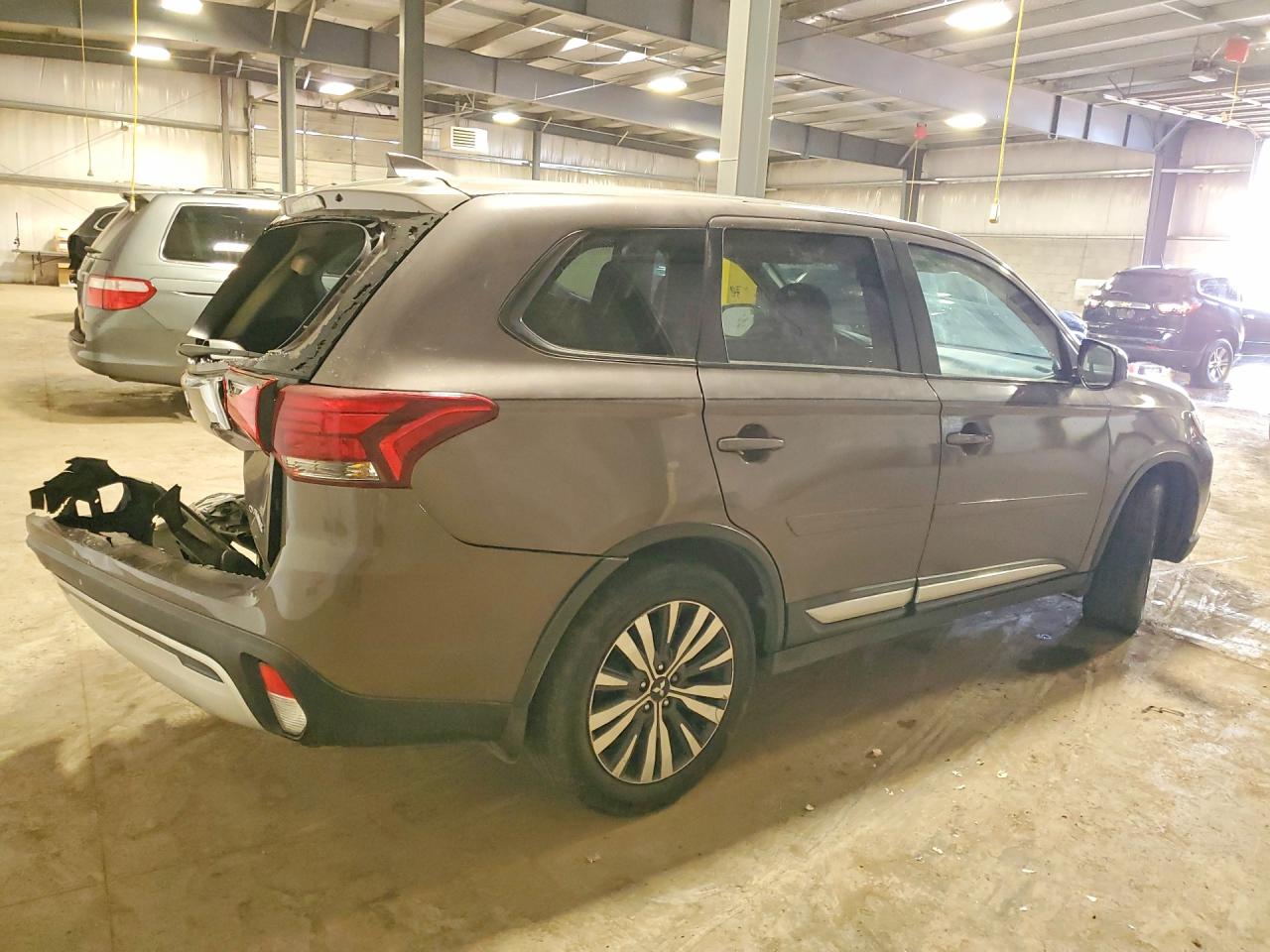 2019 MITSUBISHI OUTLANDER ES photo 3