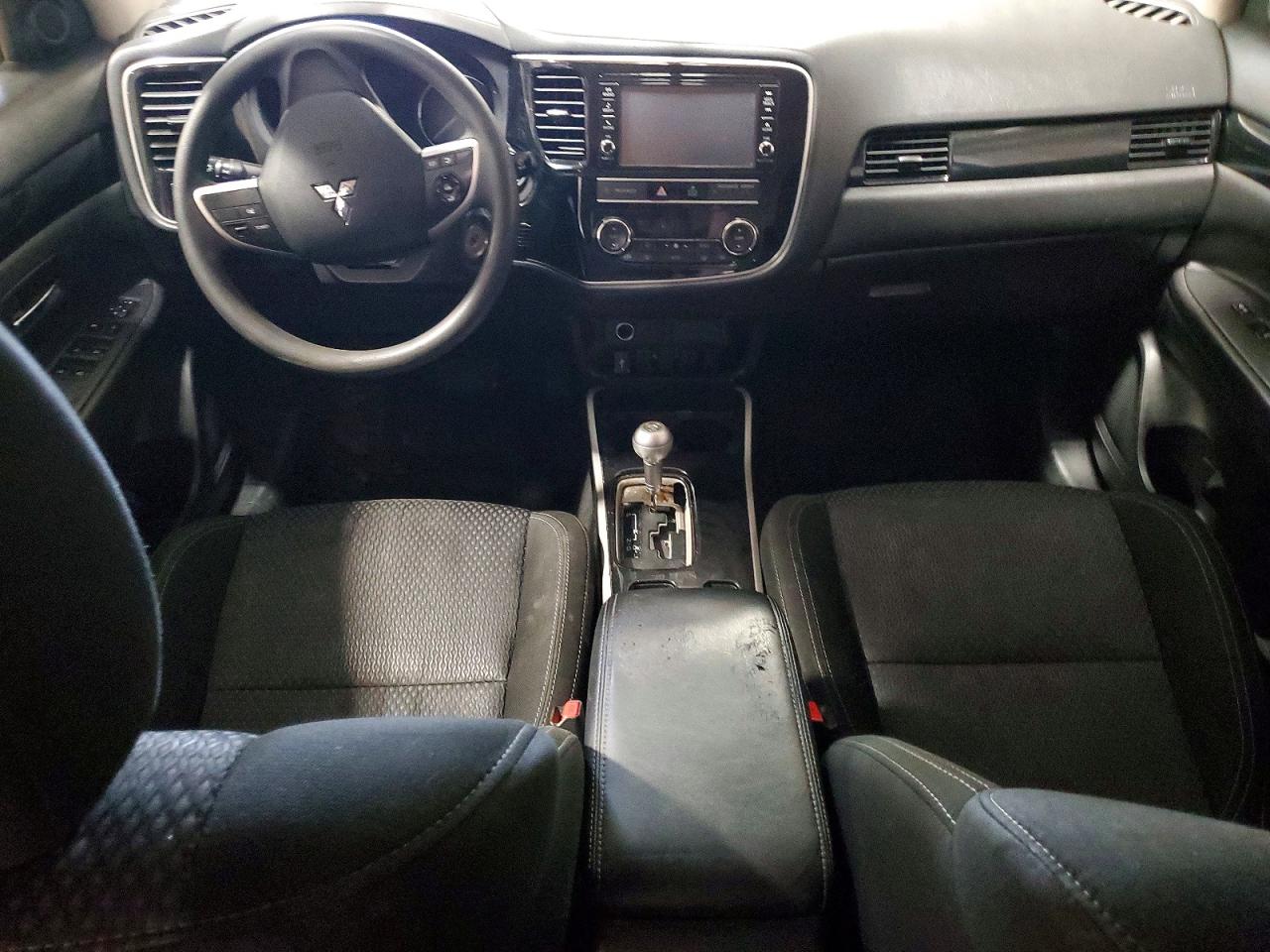 2019 MITSUBISHI OUTLANDER ES photo 8