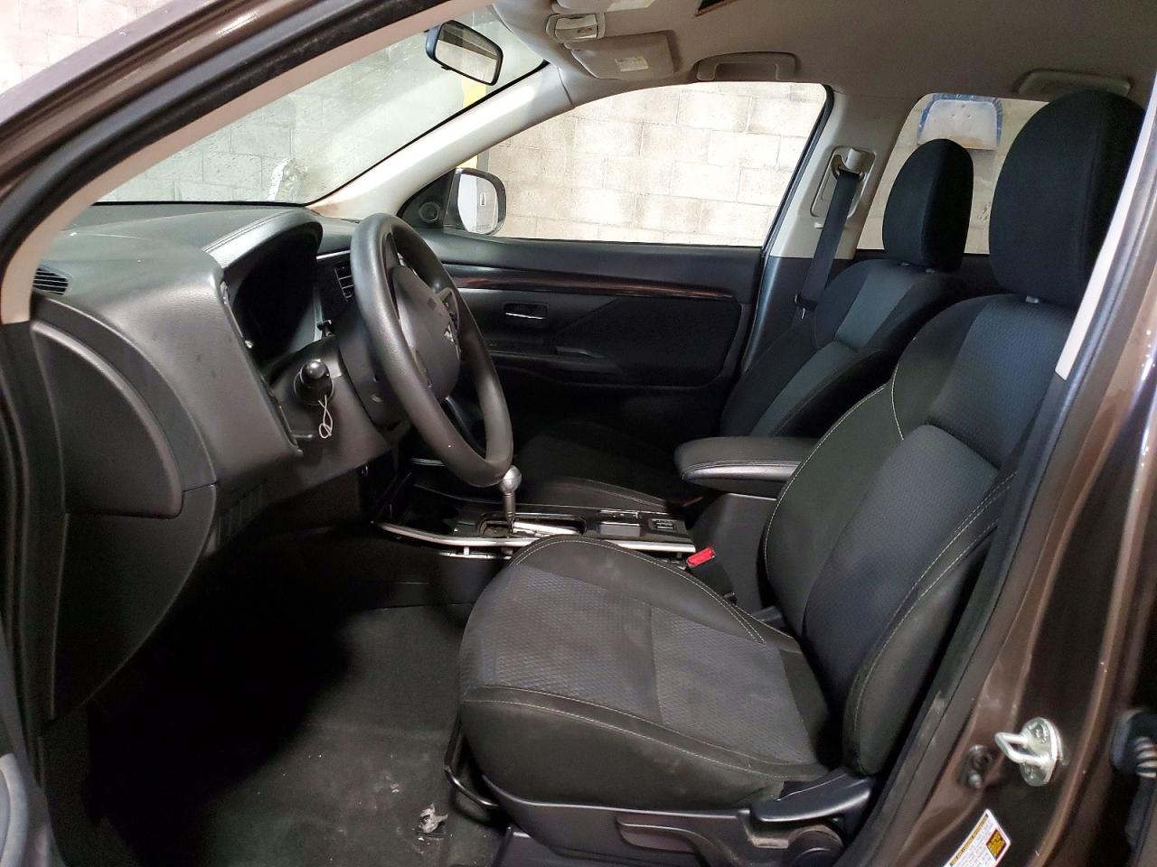 2019 MITSUBISHI OUTLANDER ES photo 7