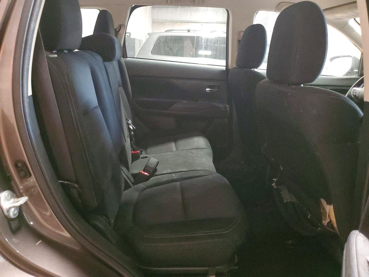 2019 MITSUBISHI OUTLANDER ES photo 11