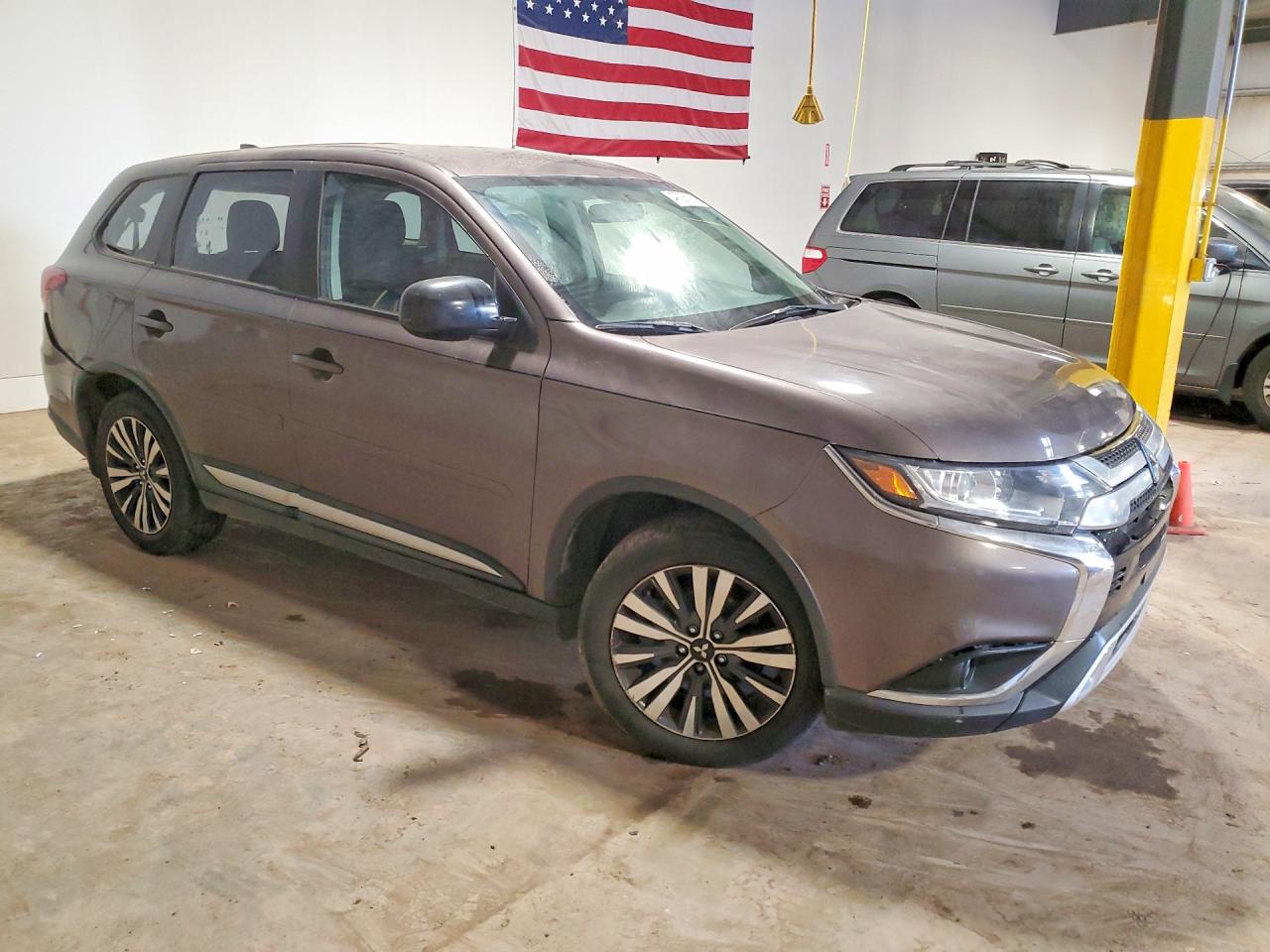 2019 MITSUBISHI OUTLANDER ES photo 4
