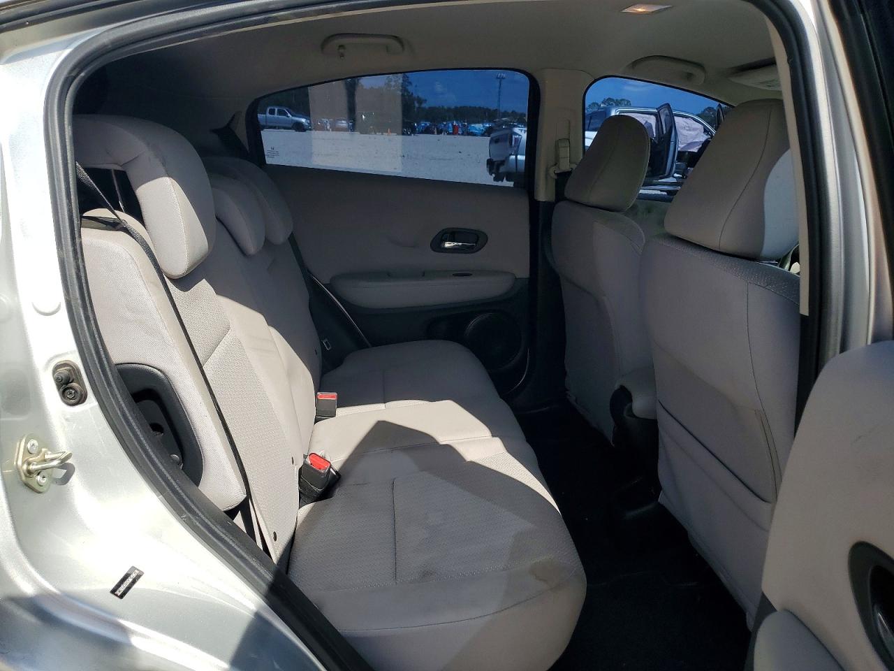 2016 HONDA HR-V LX photo 11