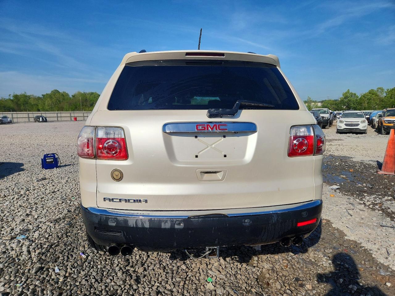 2011 GMC ACADIA SLT-1 photo 16