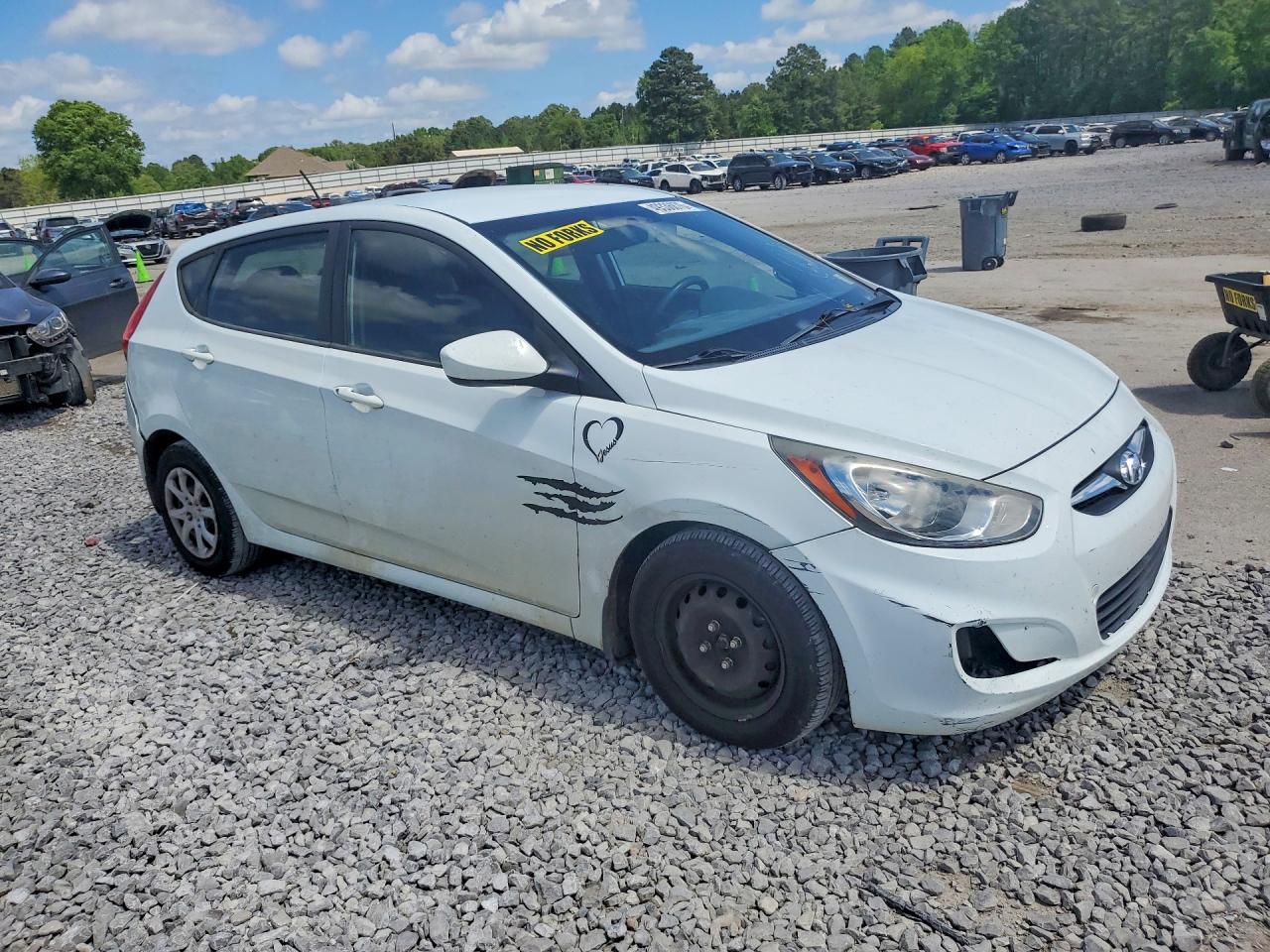 2012 HYUNDAI ACCENT GS photo 4