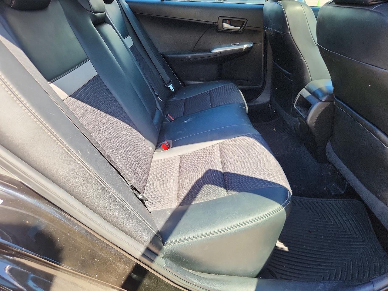 2012 TOYOTA CAMRY SE photo 19