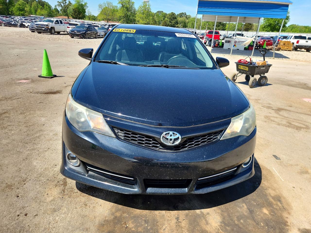 2012 TOYOTA CAMRY SE photo 9