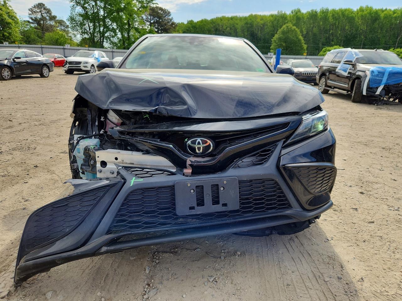 2024 TOYOTA CAMRY SE photo 9