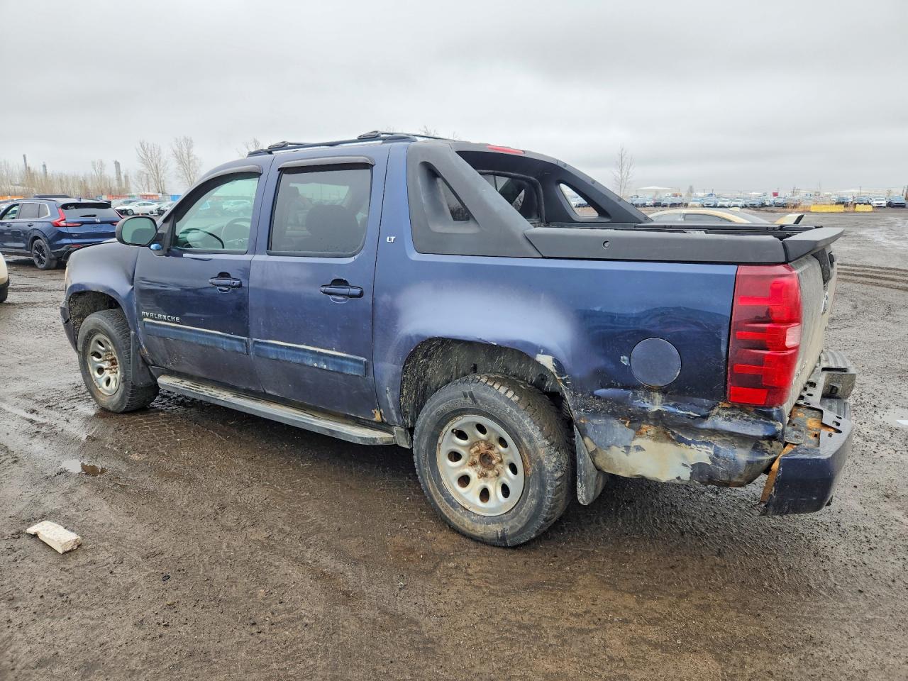 2010 CHEVROLET AVALANCHE LT photo 2