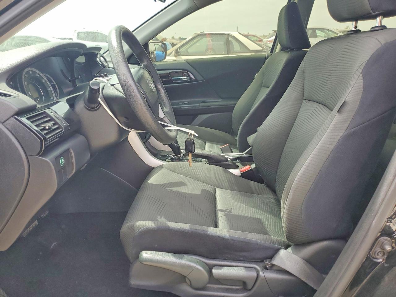 2017 HONDA ACCORD LX photo 13