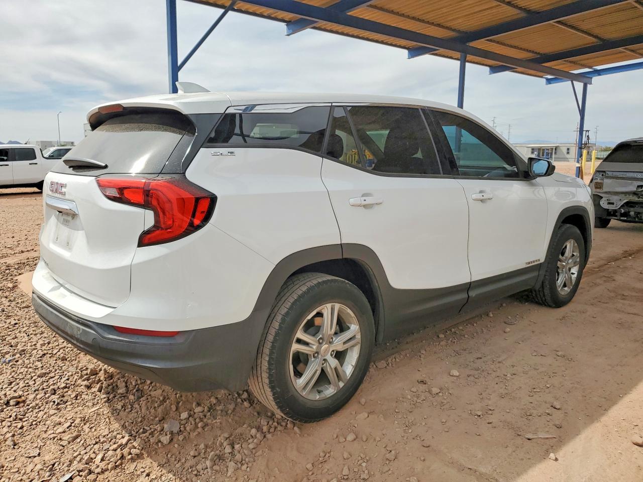 2018 GMC TERRAIN SLE photo 5