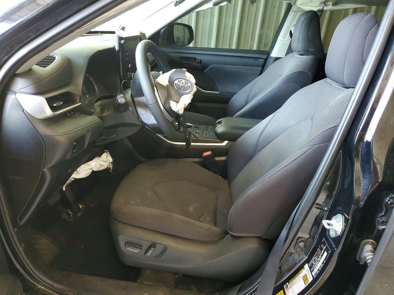 2022 TOYOTA HIGHLANDER LE photo 19