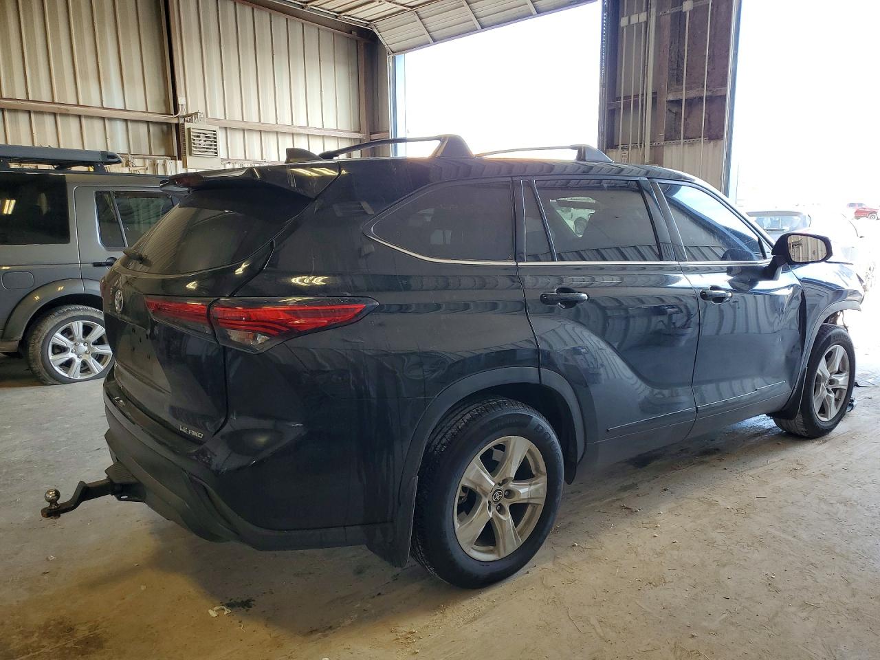 2022 TOYOTA HIGHLANDER LE photo 7