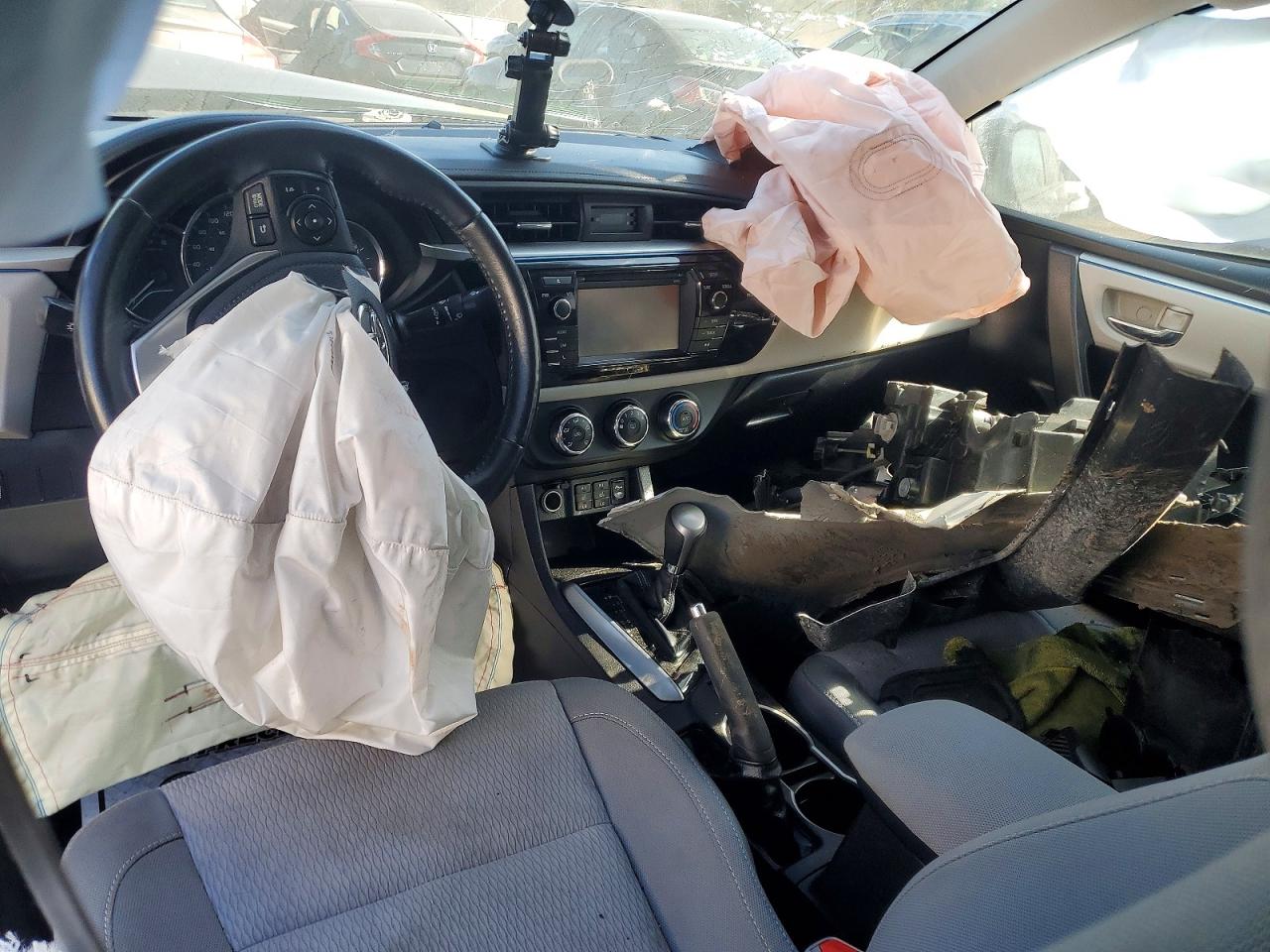 2014 TOYOTA COROLLA L photo 15