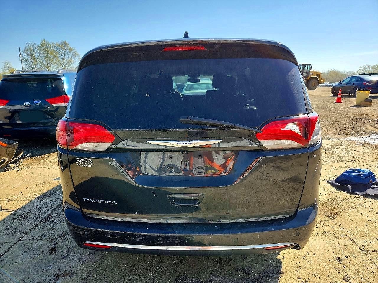 2019 CHRYSLER PACIFICA TOURING L photo 16