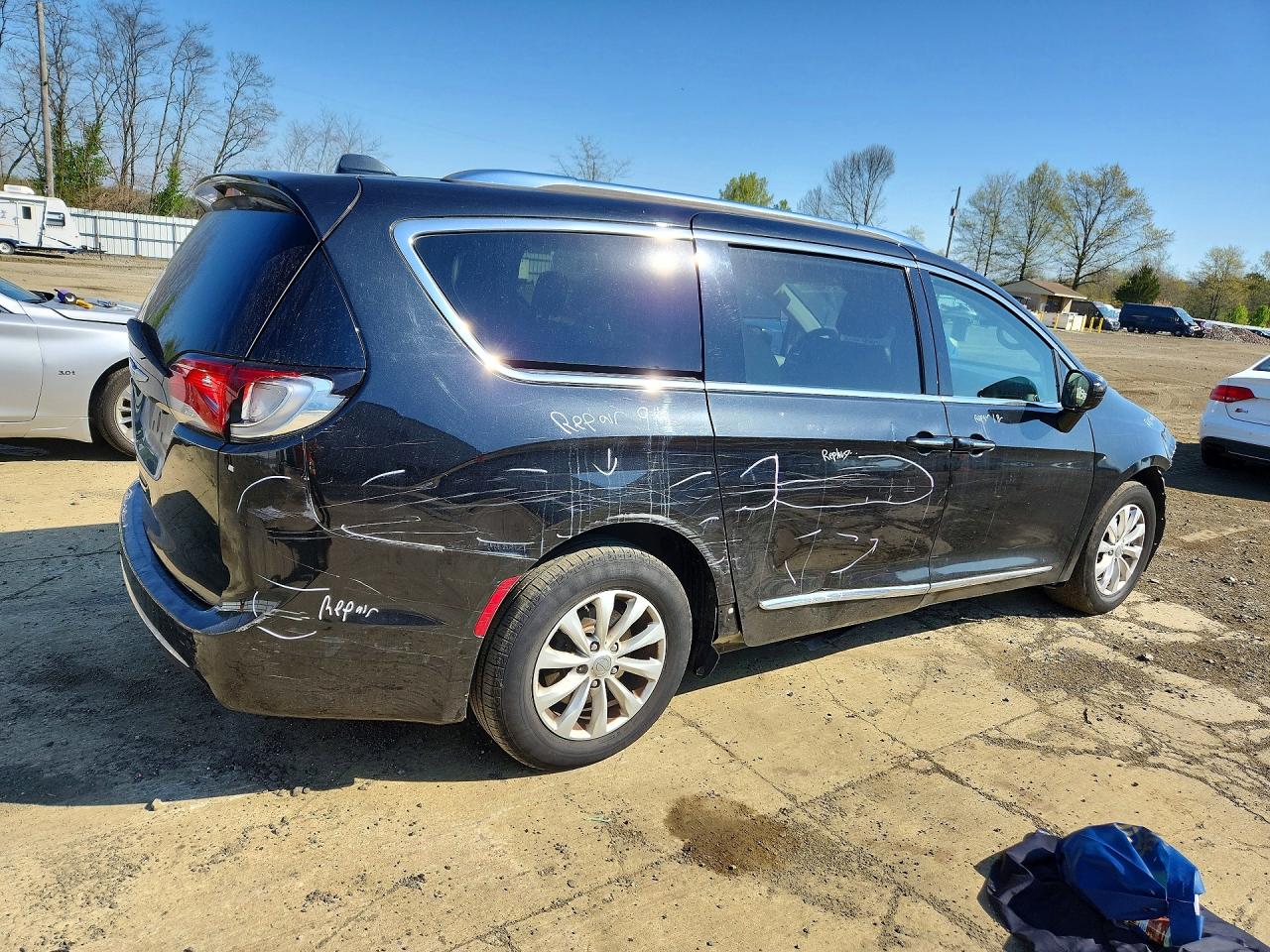 2019 CHRYSLER PACIFICA TOURING L photo 7