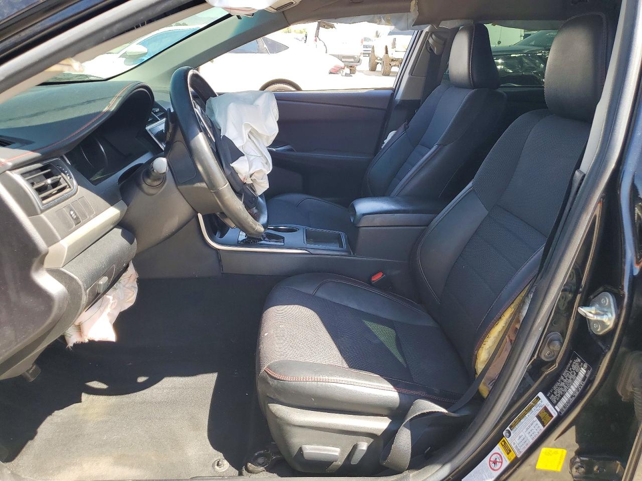2016 TOYOTA CAMRY SE photo 13