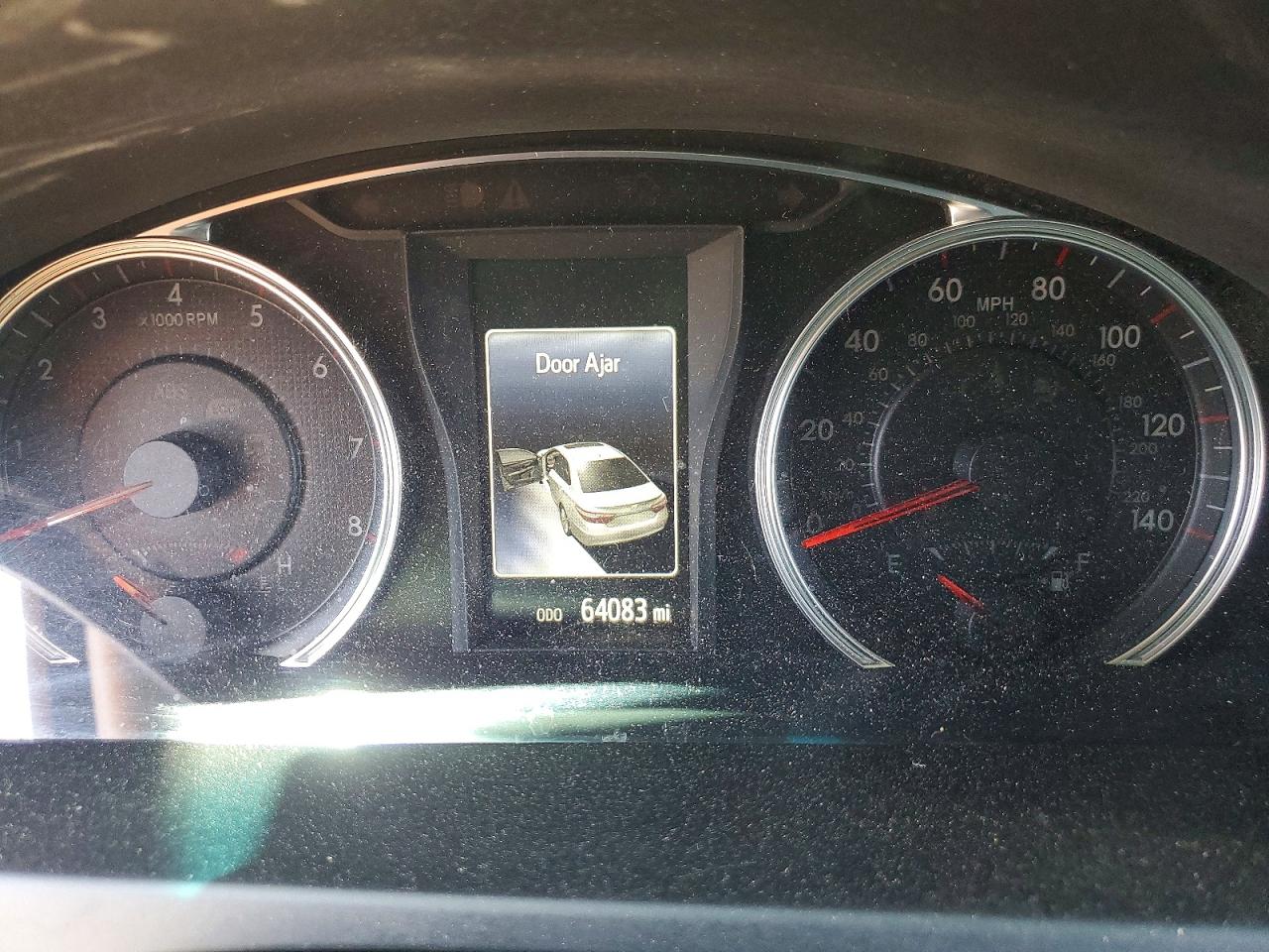 2016 TOYOTA CAMRY SE photo 17