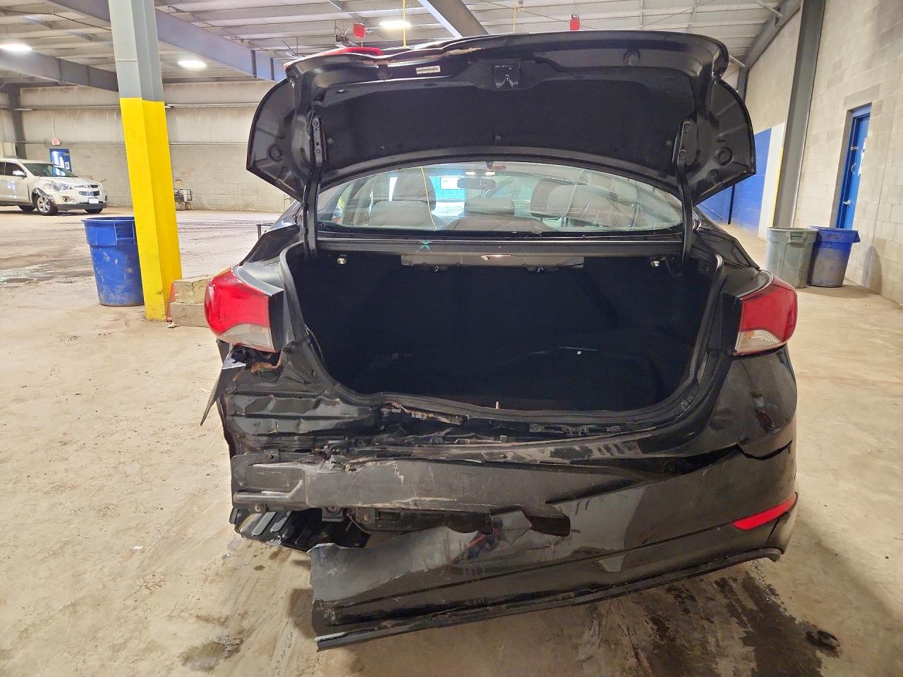 2015 HYUNDAI ELANTRA SE photo 16