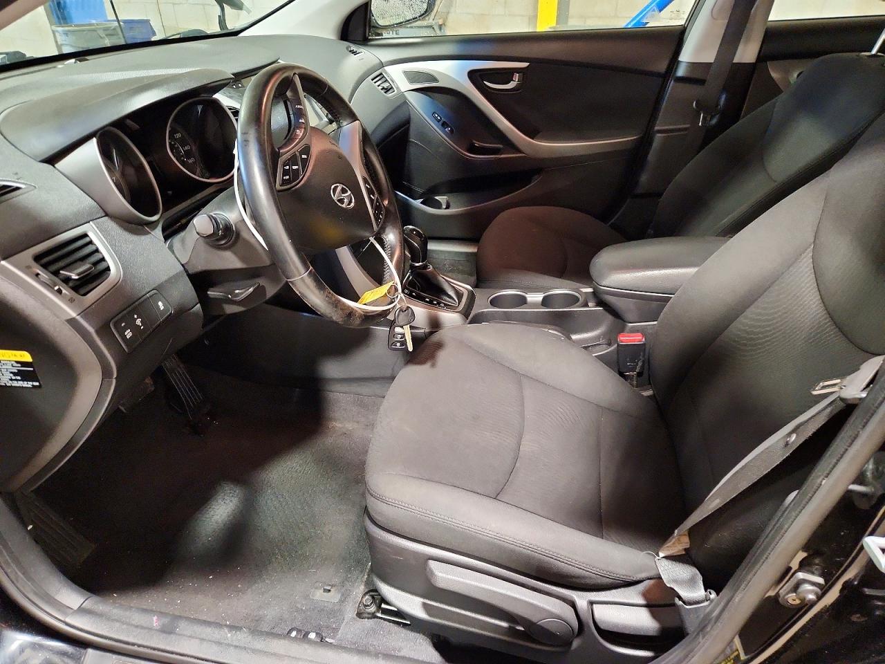 2015 HYUNDAI ELANTRA SE photo 19