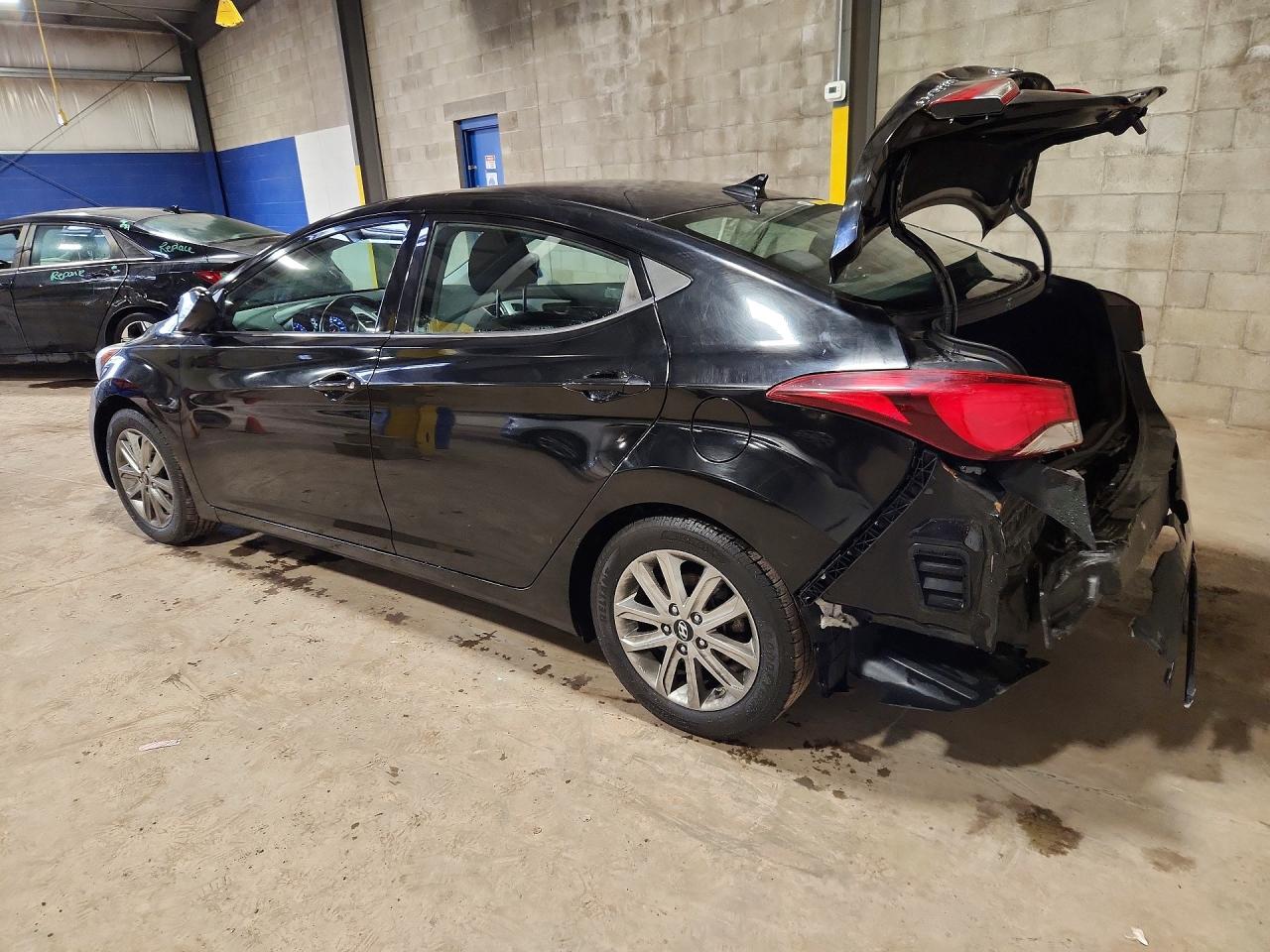 2015 HYUNDAI ELANTRA SE photo 4