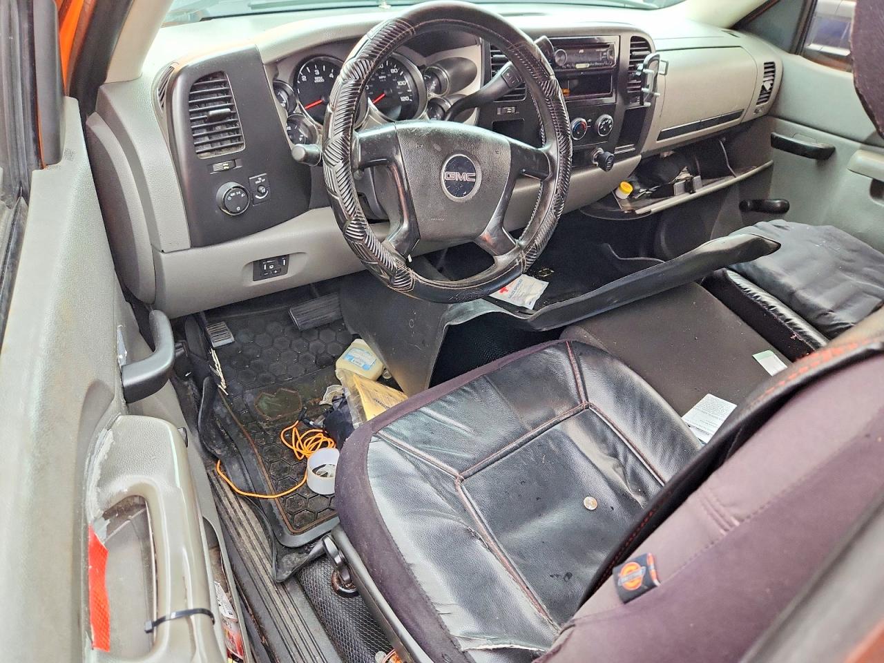 2011 GMC SIERRA C2500 BOX TRUCK photo 22