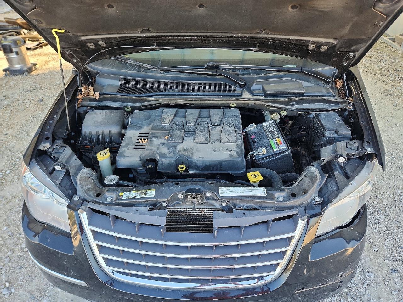 2010 CHRYSLER TOWN & COUNTRY LIMITED photo 12