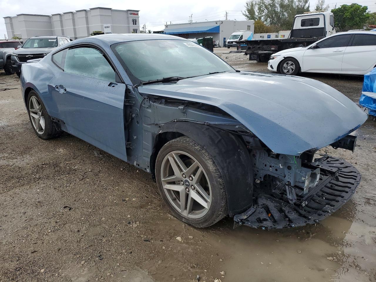 2024 FORD MUSTANG photo 10