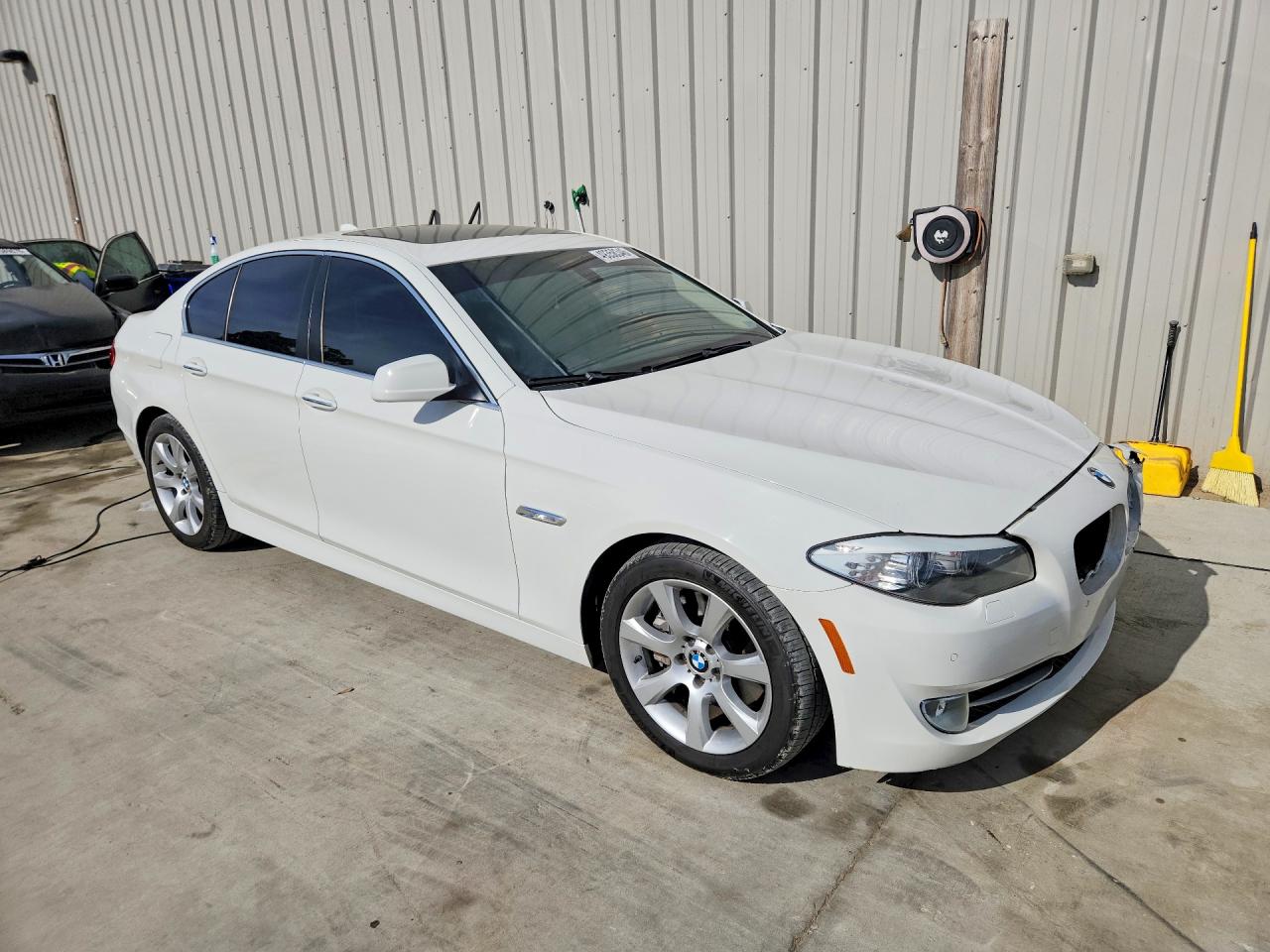 2011 BMW 550 I photo 10