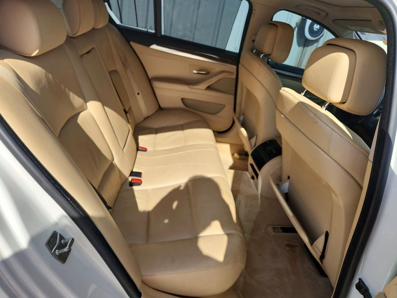 2011 BMW 550 I photo 28