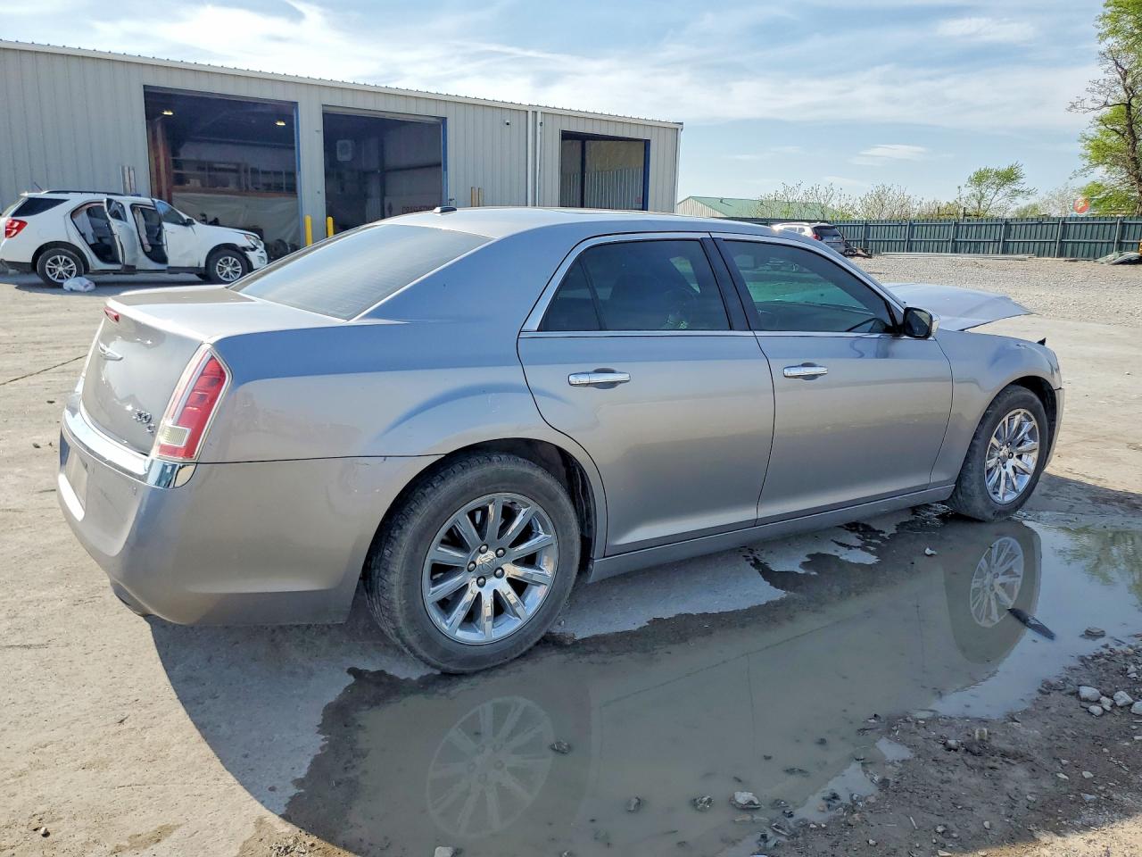 2013 CHRYSLER 300C photo 5
