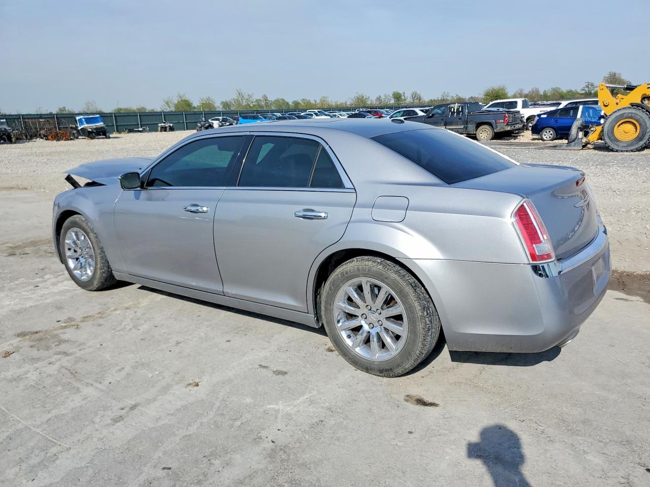 2013 CHRYSLER 300C photo 3