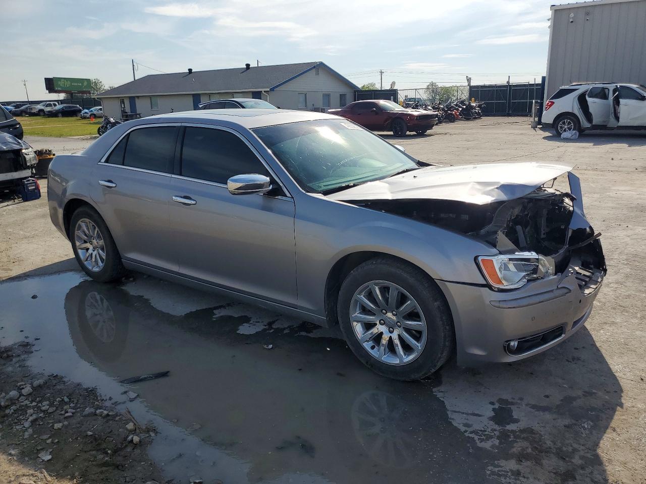 2013 CHRYSLER 300C photo 7