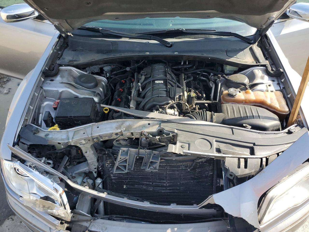 2013 CHRYSLER 300C photo 21