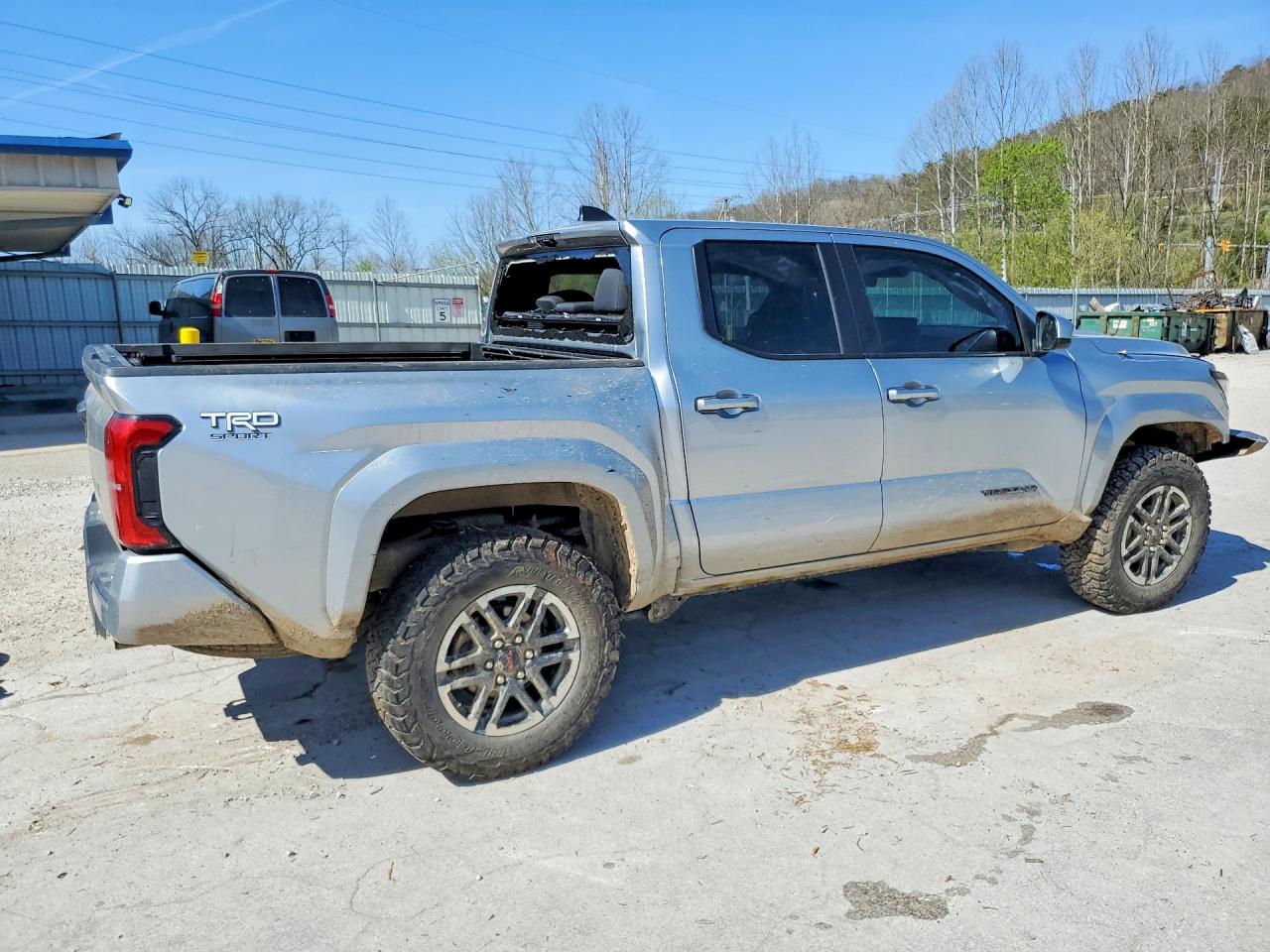 2024 TOYOTA TACOMA TRD SPORT photo 5