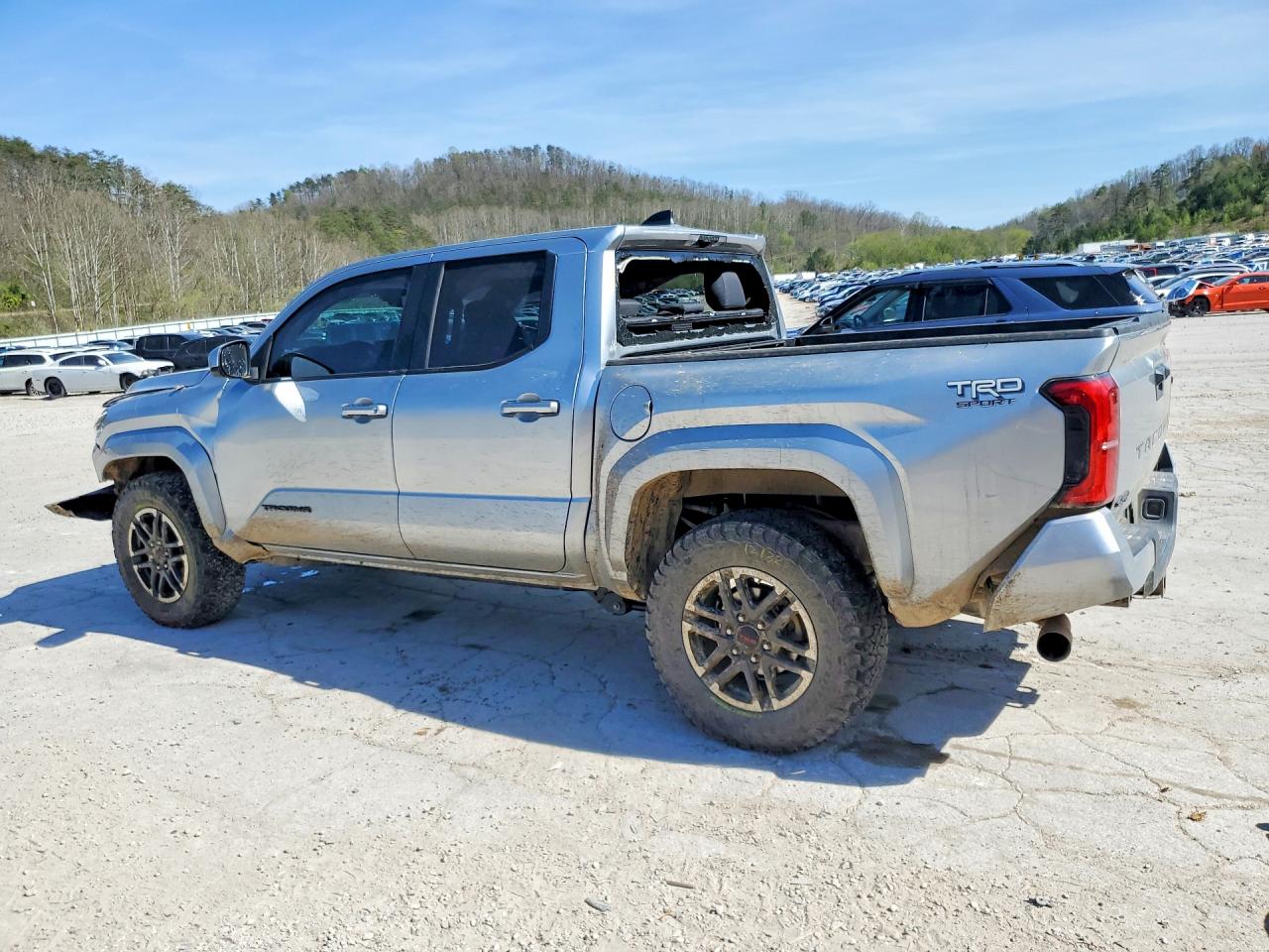 2024 TOYOTA TACOMA TRD SPORT photo 3