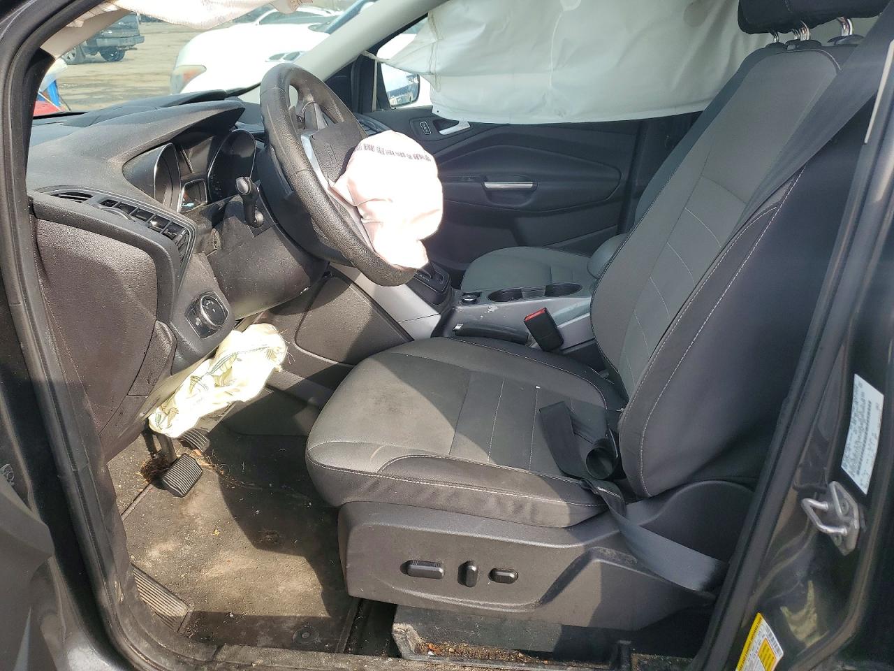 2016 FORD ESCAPE SE photo 19
