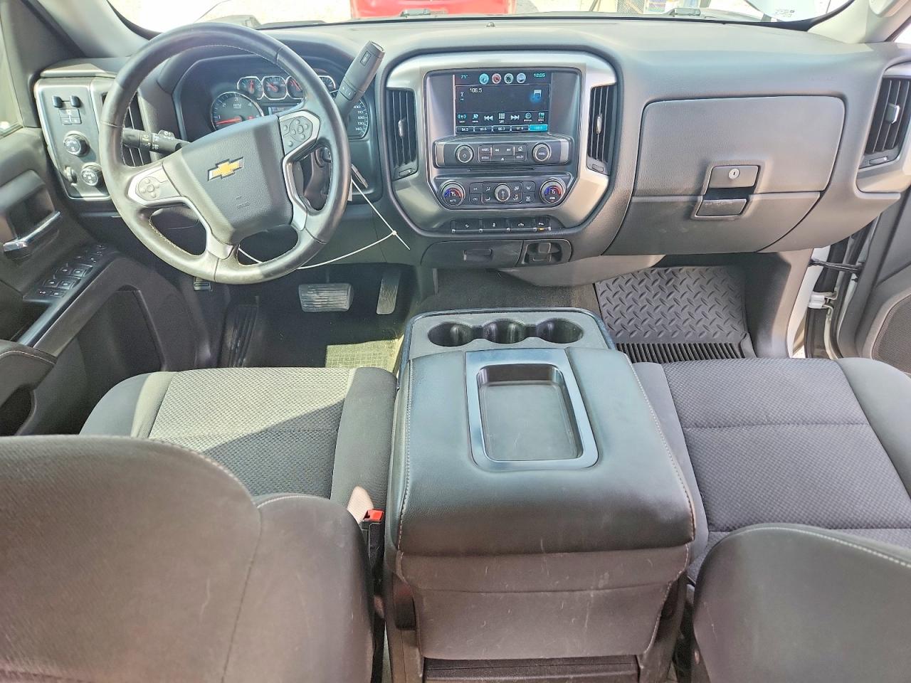 2017 CHEVROLET SILVERADO K1500 LT photo 22