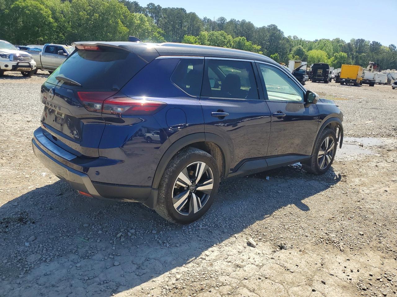 2025 NISSAN ROGUE SL photo 3