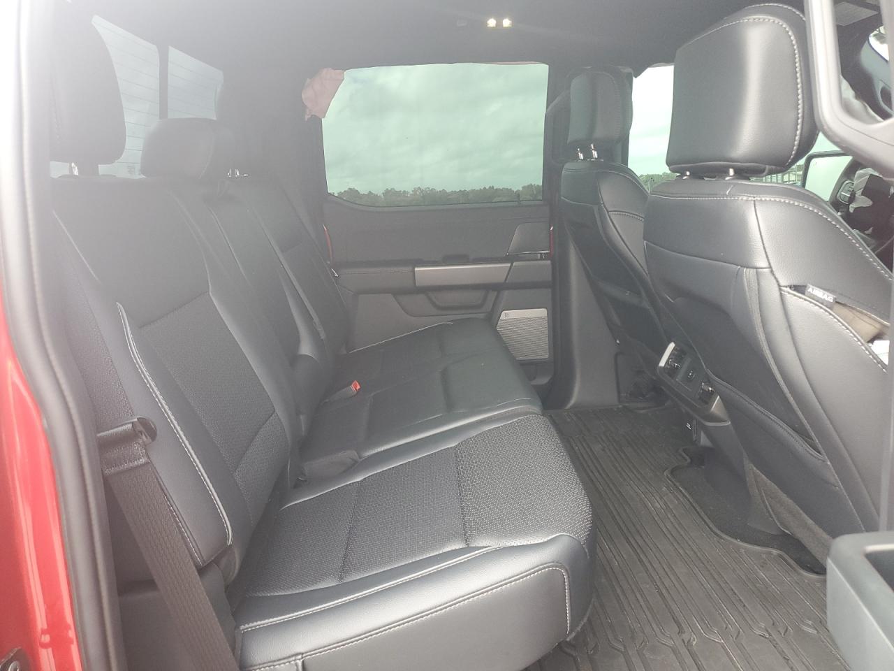2025 FORD F150 LARIAT photo 28