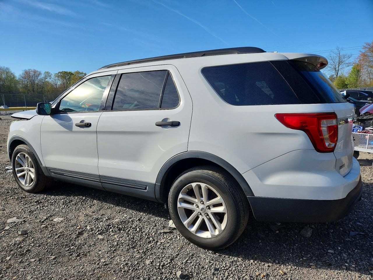 2017 FORD EXPLORER photo 4