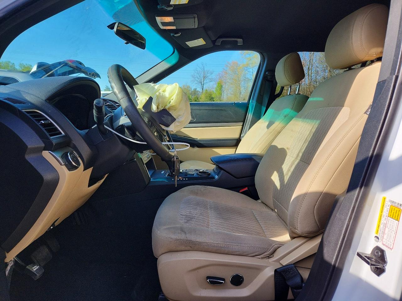 2017 FORD EXPLORER photo 19