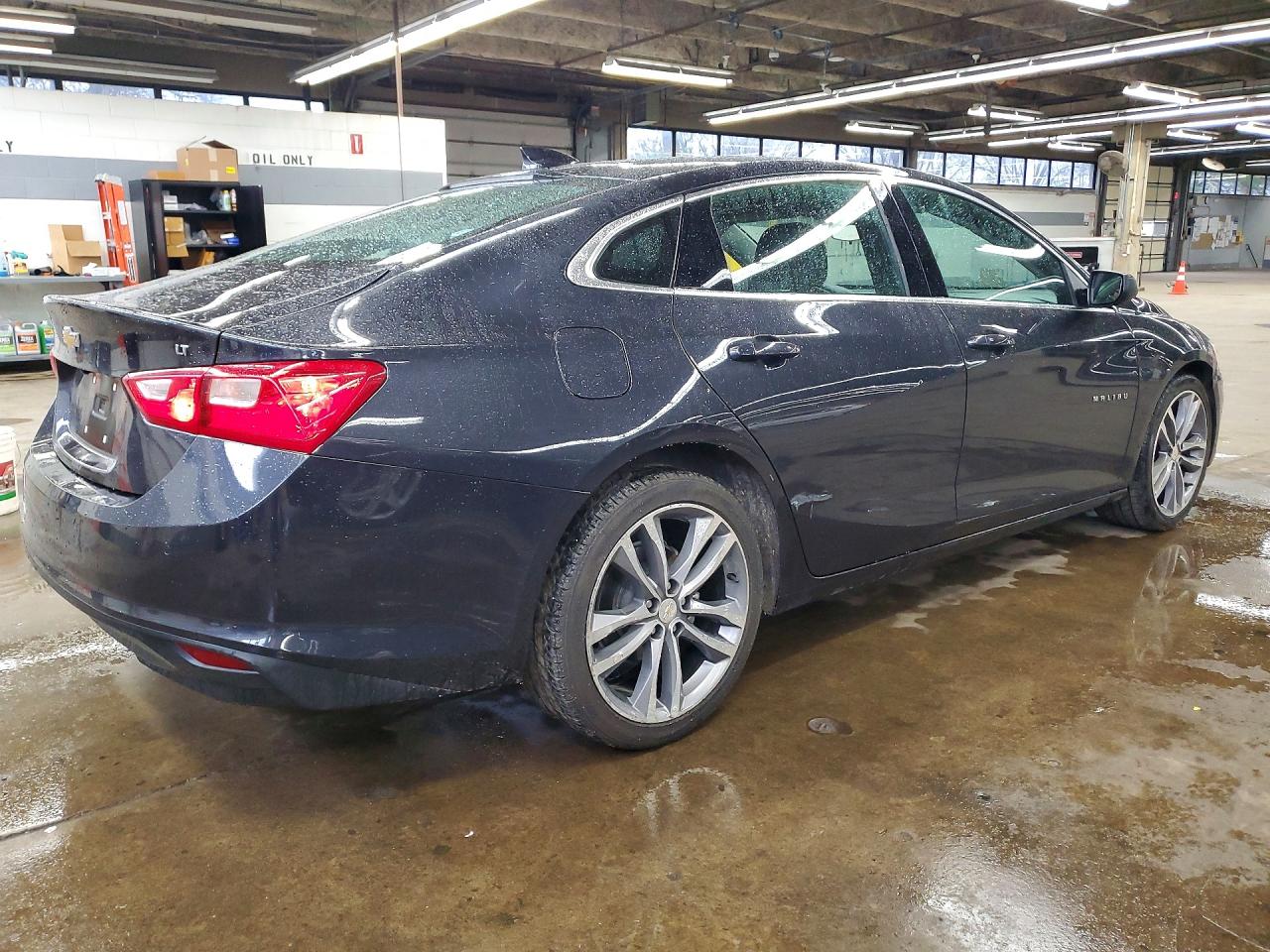 2023 CHEVROLET MALIBU LT photo 5
