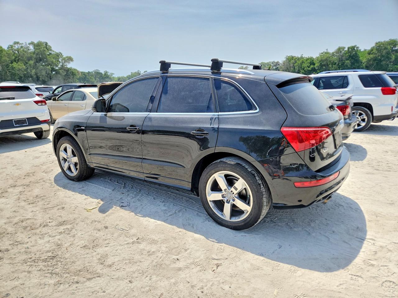 2011 AUDI Q5 PREMIUM PLUS photo 3