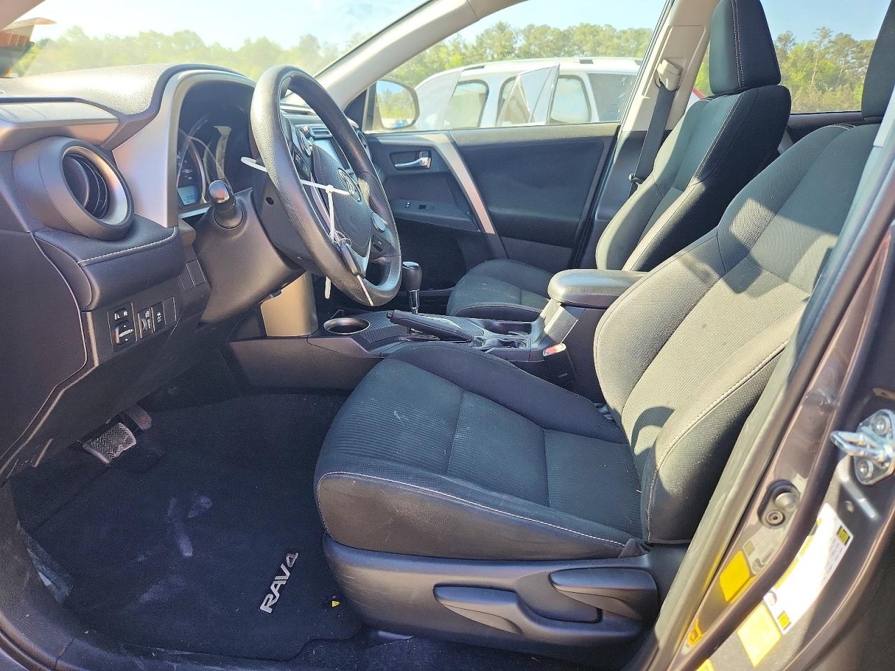 2014 TOYOTA RAV4 XLE photo 19