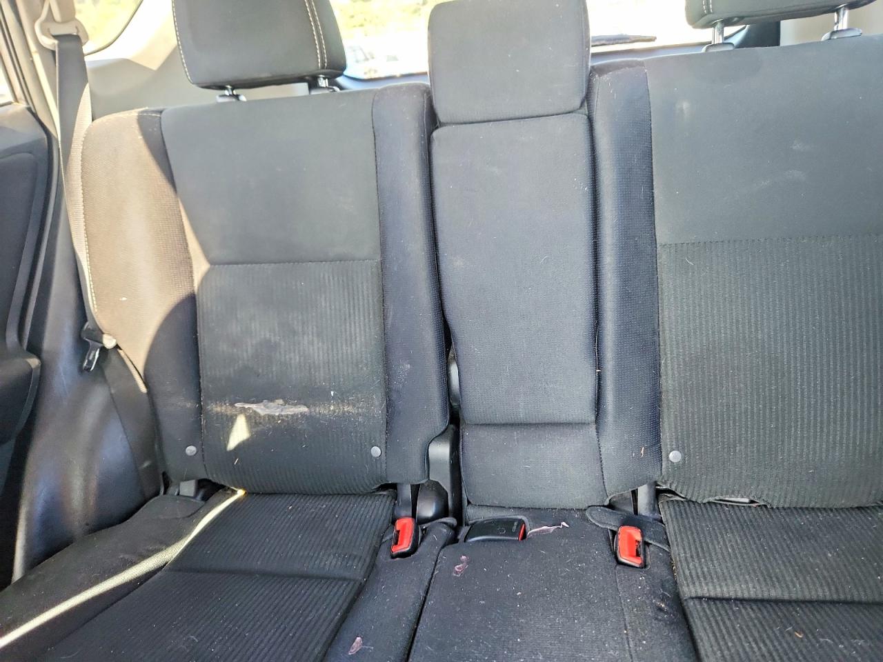 2014 TOYOTA RAV4 XLE photo 28