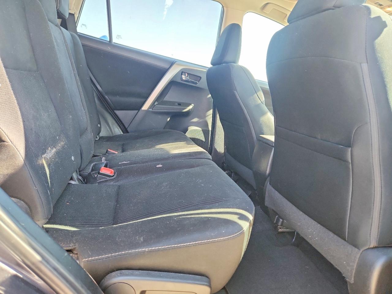 2014 TOYOTA RAV4 XLE photo 31