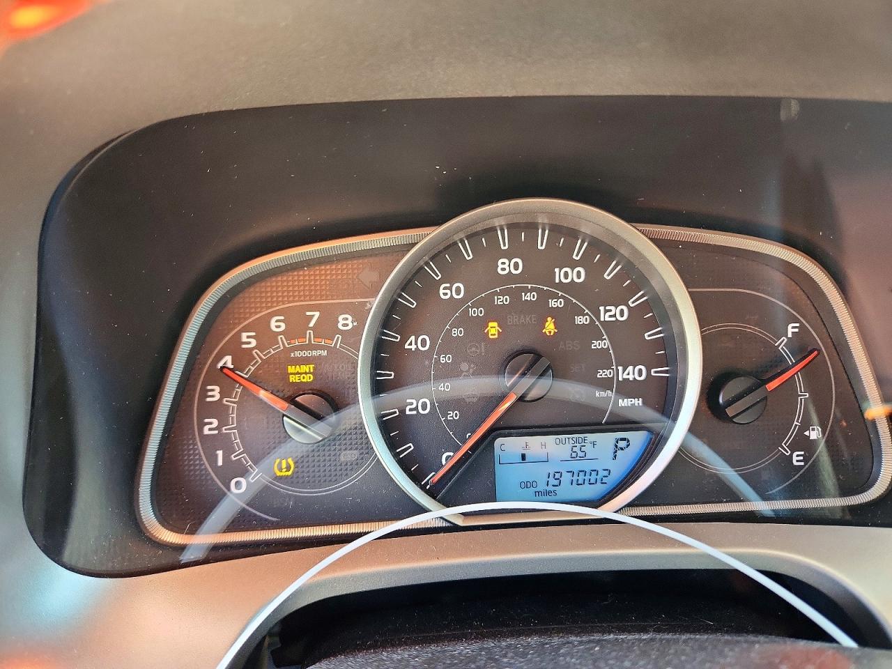 2014 TOYOTA RAV4 XLE photo 25